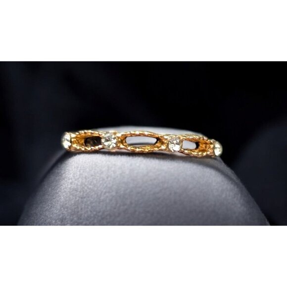 Vintage GoldTone Open Link Band Ring With Clear Rhinestone Accents Size 5.25 - Picture 2 of 9